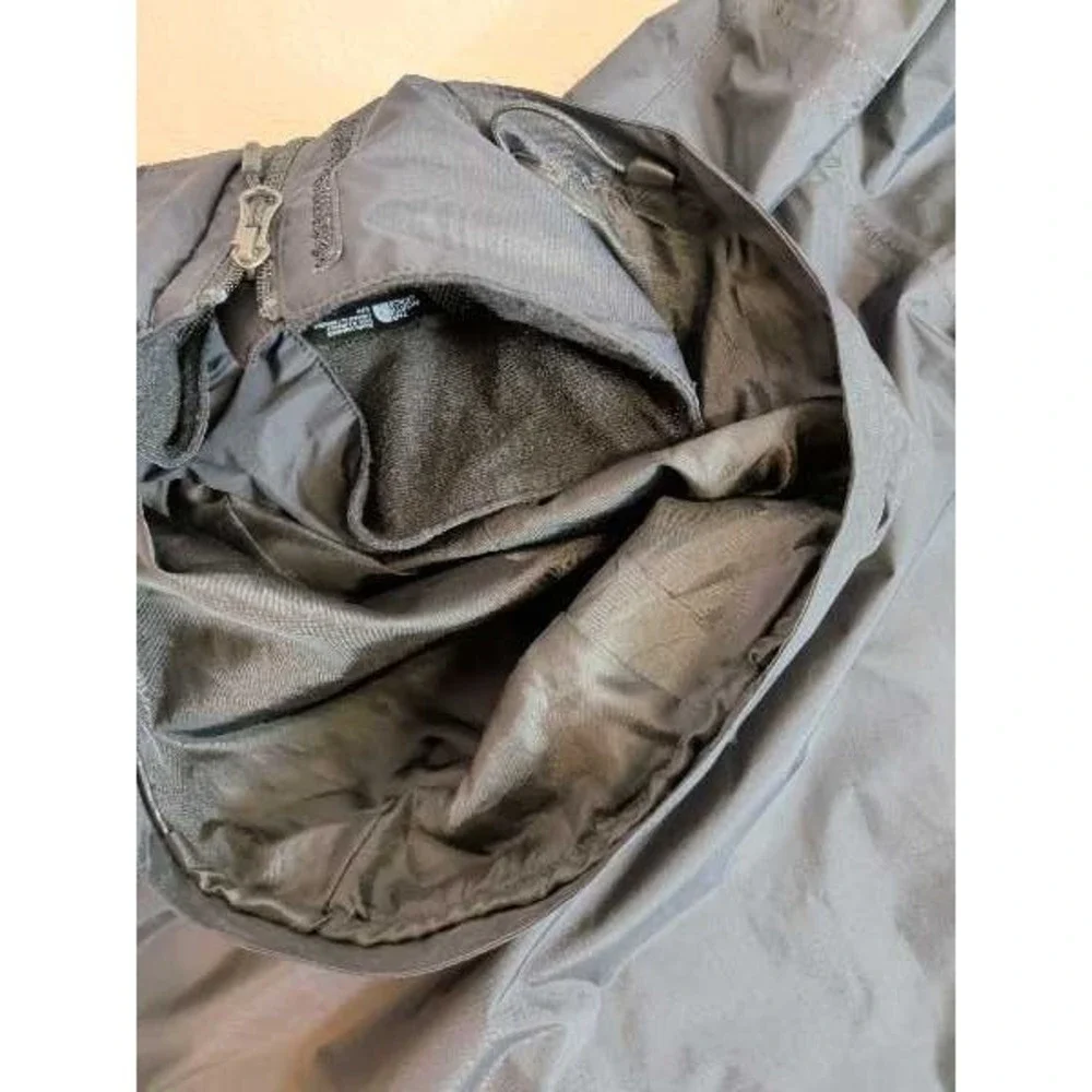 The North Face DryVent Jacket Mens S/P‎ Waterproof Hooded Lightweight Black